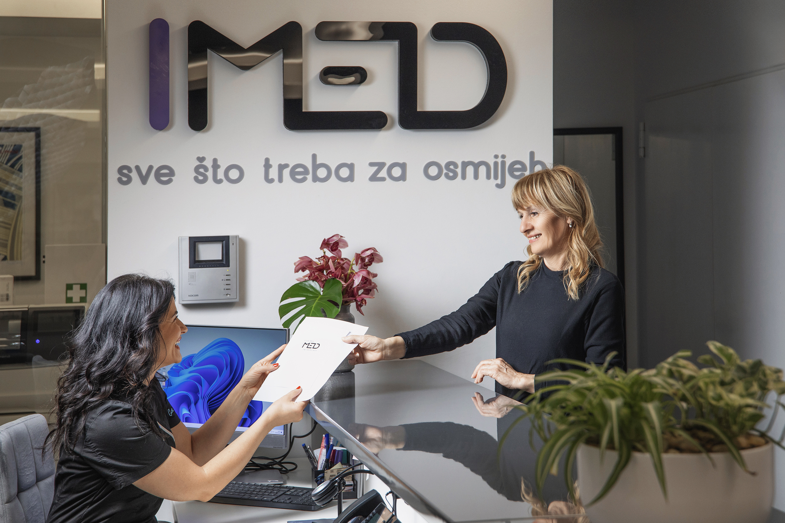 Prijem pacijenta u poliklinici i dnevnoj bolnici Imed, operacijska sala, velika dentalna operacija, bezuba čeljust, dnevna bolnica, operacija, ugradnja implantata, ugradnja implantata anestezija, ugradnja zubnih implantata u potpunoj anesteziji, poliklinika i dnevna bolnica imed